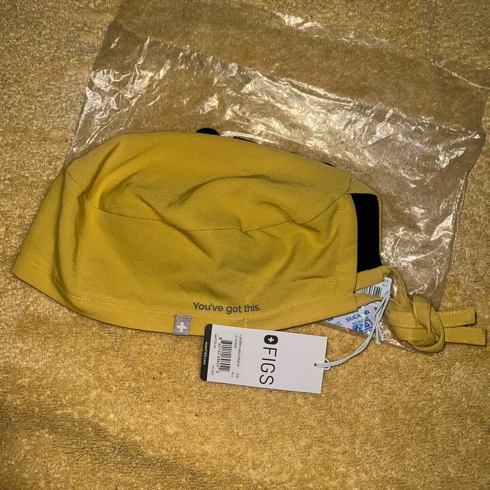 Figs Gold Scrub Cap
